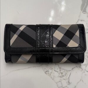 Burberry women’s wallet